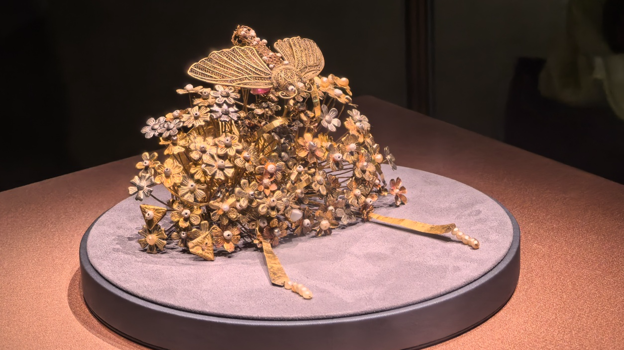 A glimpse into Sui Dynasty China from the tomb of a young princess