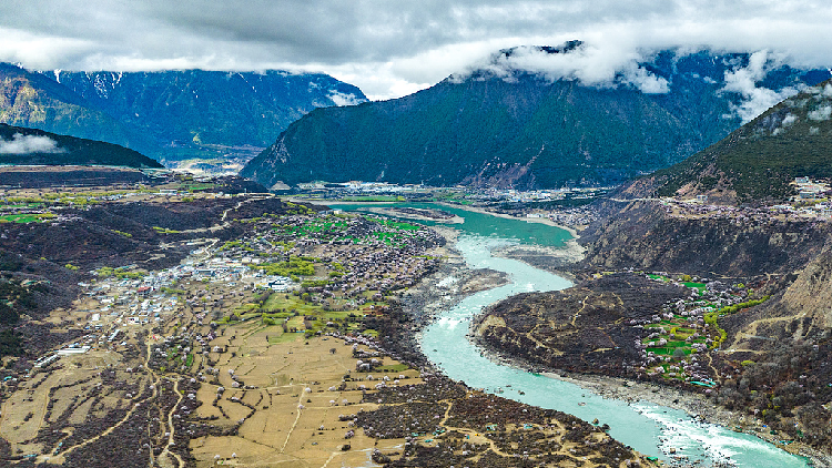 Chinese vice premier urges Yajiang Group to improve management