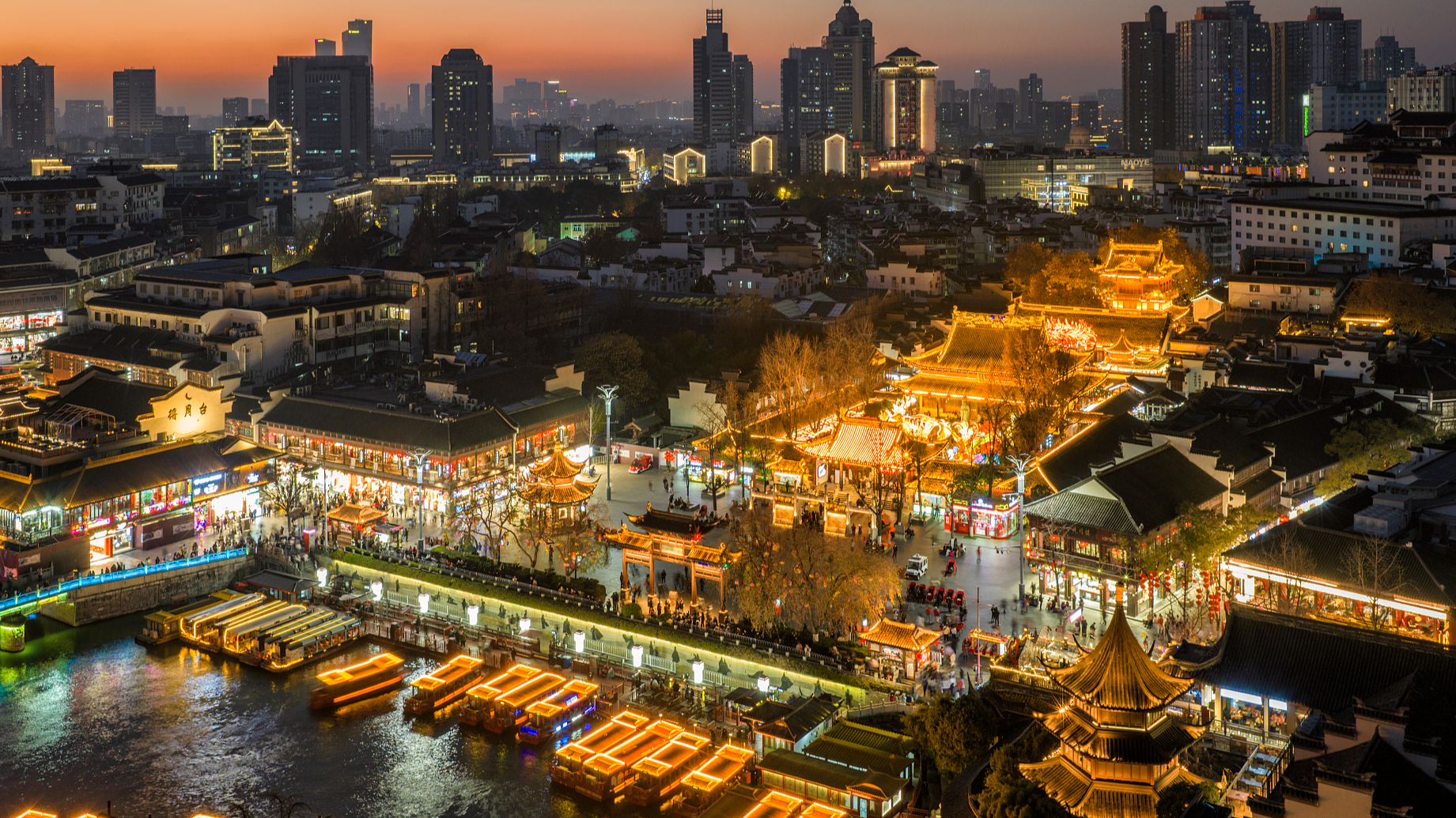 A panoramic view of the Confucius Temple and the Qinhuai Scenic Belt, Nanjing. /VCG
