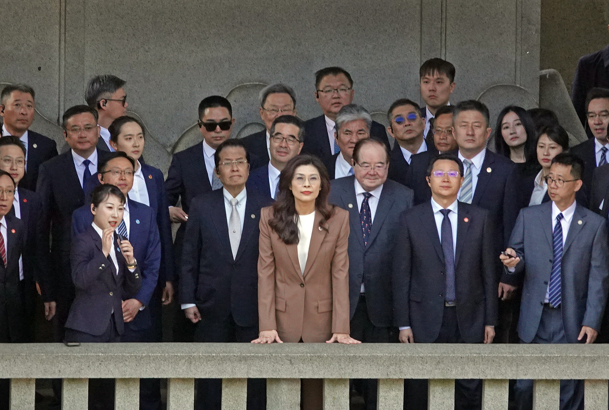 Chinese Kuomintang Party chairwoman Cheng Li-wun pays homage at the Sun Yat-sen Mausoleum, in Nanjing, Jiangsu Province, east China, April 8, 2026. /CFP
