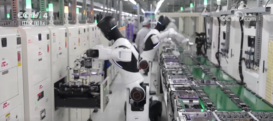 Robots work on the assembly lines at a smart device factory in Nanchang, Jiangxi Province, east China, April 15, 2026. /CMG