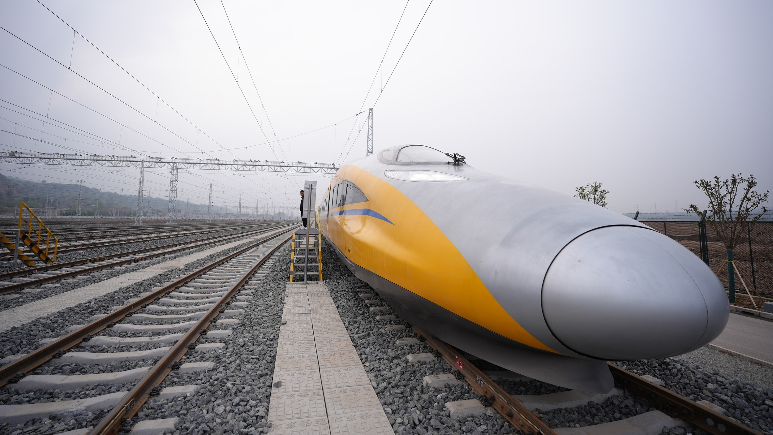 China's Xi'an-Shiyan high-speed railway launches trials at speeds of up to 385 km/h, April 14, 2026. /CMG