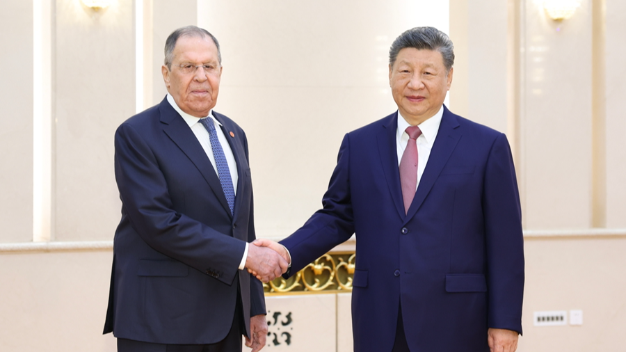Chinese President Xi Jinping (R) meets with Russian Foreign Minister Sergei Lavrov in Beijing, China, April 15, 2026. /Xinhua