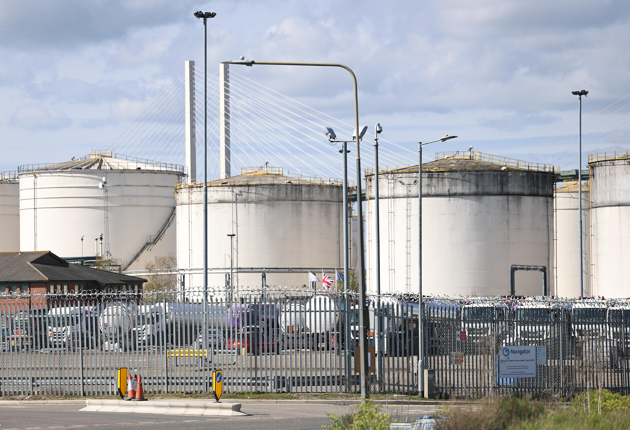 Oil, gas and fuel storage units at the Navigator Terminal in Grays, Britain, April 14, 2026. /VCG