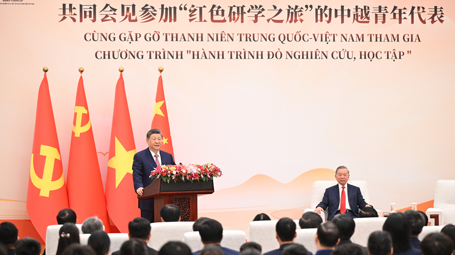 Xi Jinping and To Lam meet Chinese, Vietnamese youth representatives