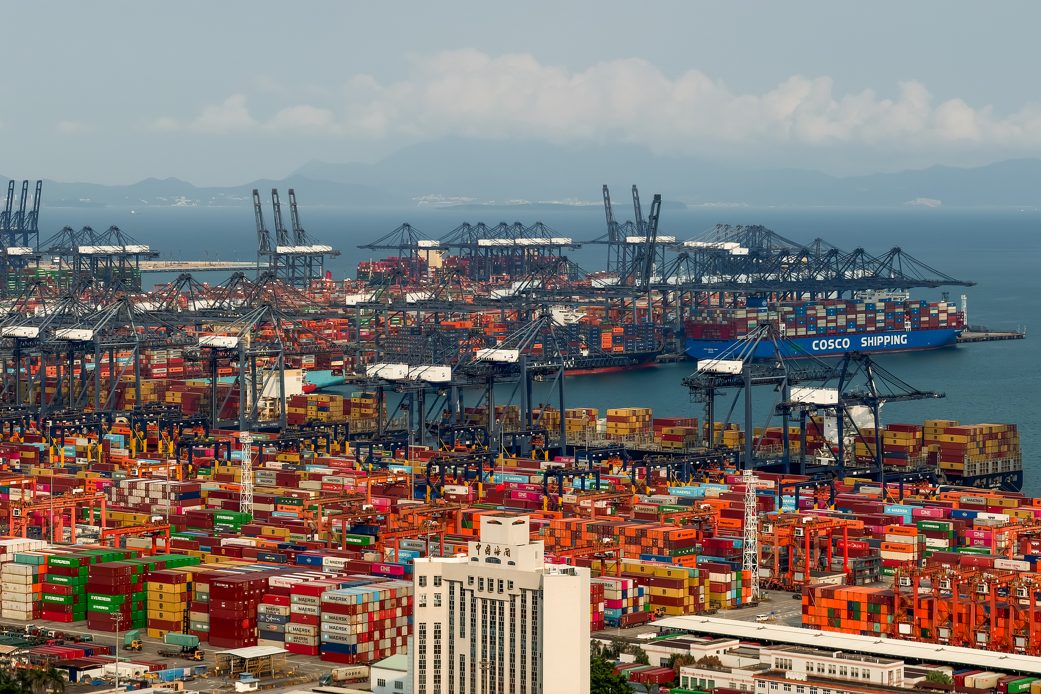 The Yantian International Container Terminals in Shenzhen, Guangdong Province, China, April 15, 2026. /VCG
