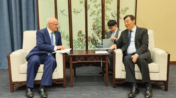 Zhai Jun (R), special envoy of the Chinese government on the Middle East issue, meets with the UK's Ambassador to China Peter Wilson in Beijing, China, April 16, 2026. /Chinese Foreign Ministry