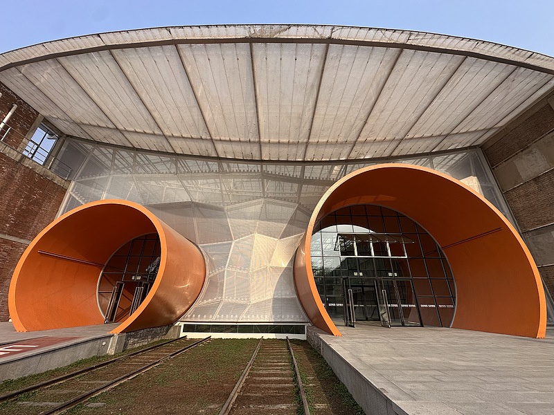 Films and factory vibes at Langyuan Station