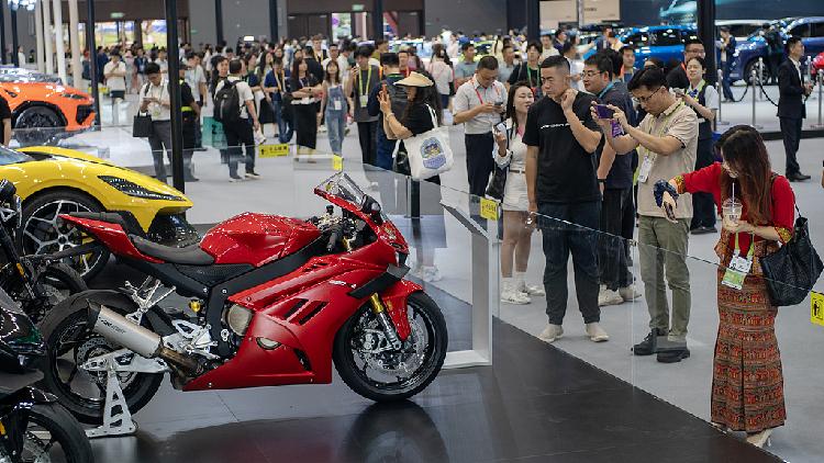 China's consumer expo showcases high-tech goods, market appeal