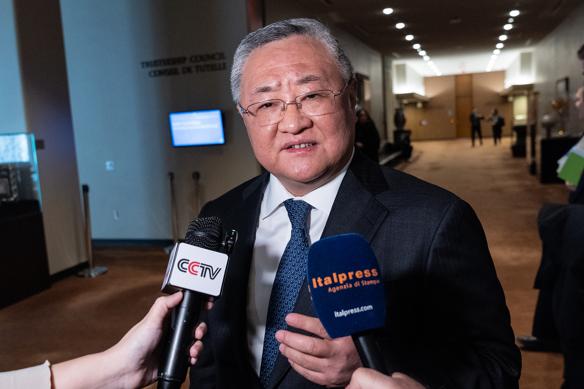 Ambassador Fu Cong of China speaks to the press after the Security Council meeting voted on a draft resolution on reopening of the Strait of Hormuz at UN headquarters in New York, April 7, 2026. /VCG