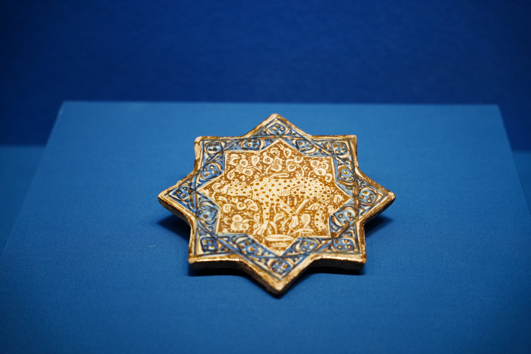 A photo taken on January 18, 2026 shows a batch of 151 pieces (or sets) of Iranian cultural treasures from five Iranian museums on display in Hohhot, north China's Inner Mongolia Autonomous Region. /VCG