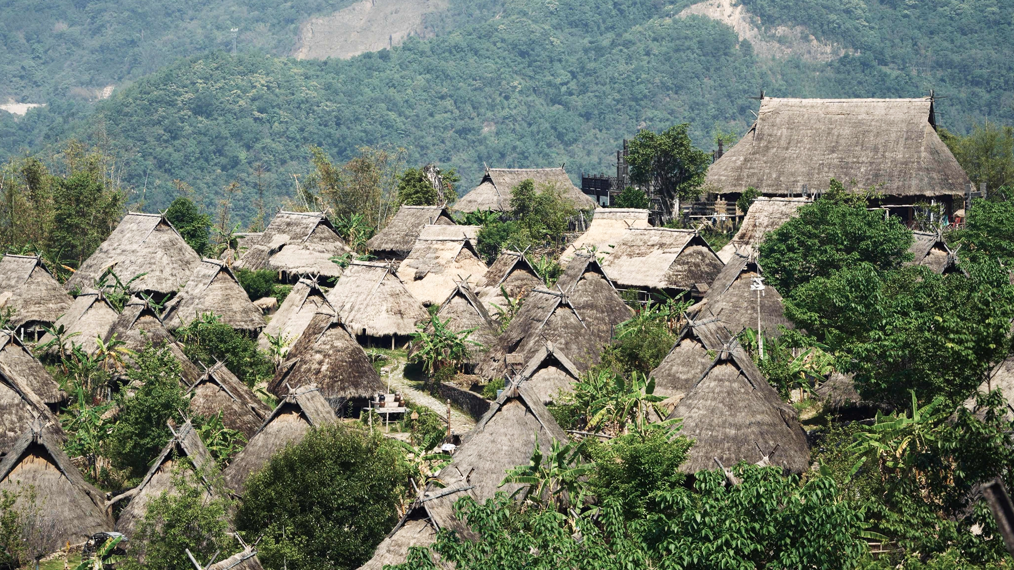 Wengding: China's Wa ethnic village hidden in the mountains