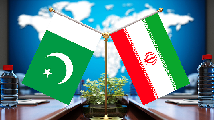 Iran, Pakistan foreign ministers hold phone call