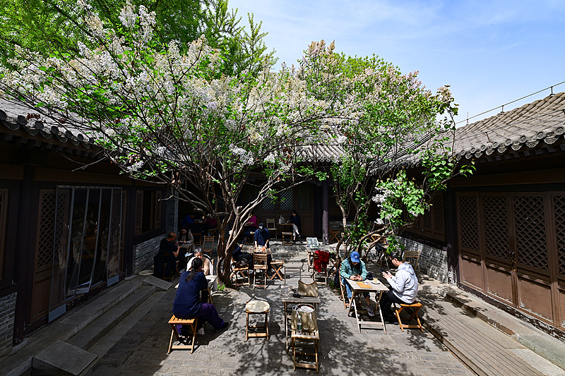 Nanluoguxiang: Beijing's most-visited hutong takes the spotlight