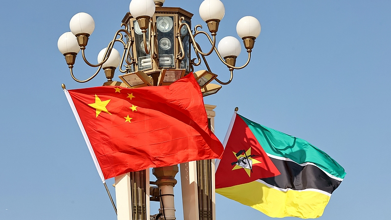 The national flags of China and Mozambique fly at the Tiananmen Square during Mozambican President Daniel Francisco Chapo's state visit in Beijing, China, April 20, 2026. /VCG
