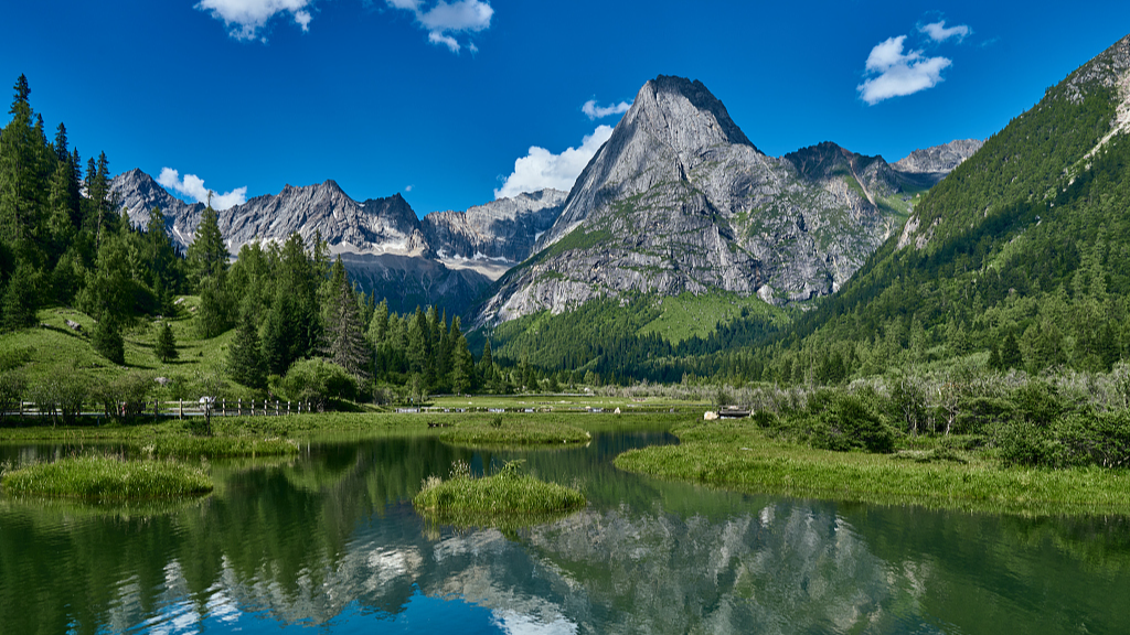 Live: Embrace the magnificent scenery of Mount Siguniang in China's Sichuan Province