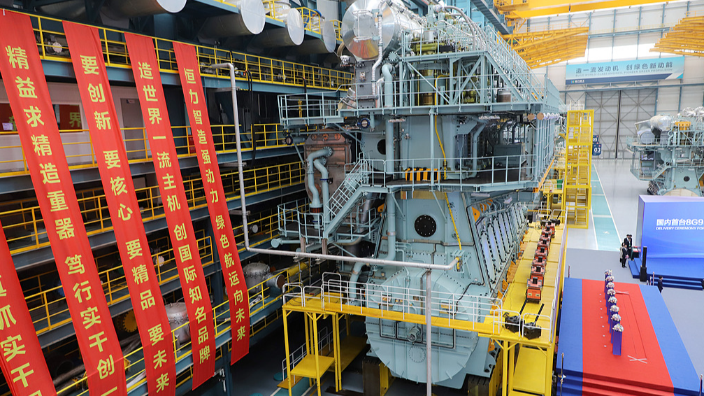 China's first domestically built 8G95 marine liquefied natural gas dual-fuel engine is delivered in Dalian, northeast China's Liaoning Province, April 21, 2026. /VCG