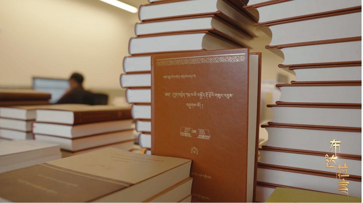 Copies of The Collected Works of the Eighth Karmapa on display in the Ancient Texts Library at Nenang Monastery, Lhasa, southwest China's Xizang Autonomous Region. /CGTN