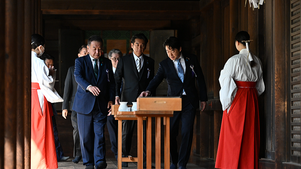 Japanese politicians' Yasukuni visits draw widespread criticism
