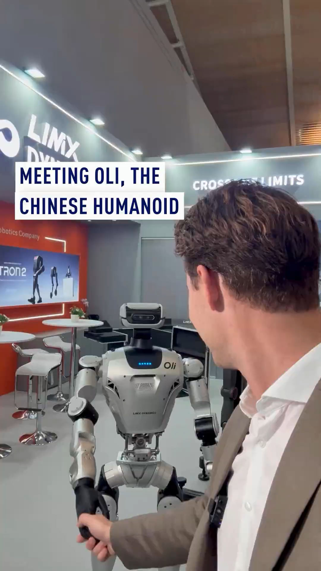 Meeting Oli, the Chinese humanoid 