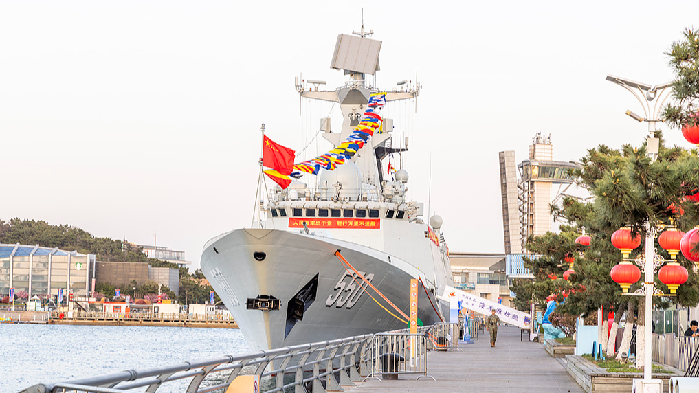 PLA Navy Type 054A guided-missile frigate Weifang (Hull 550) docked in Qingdao, east China's Shandong Province, April 20, 2026. /VCG