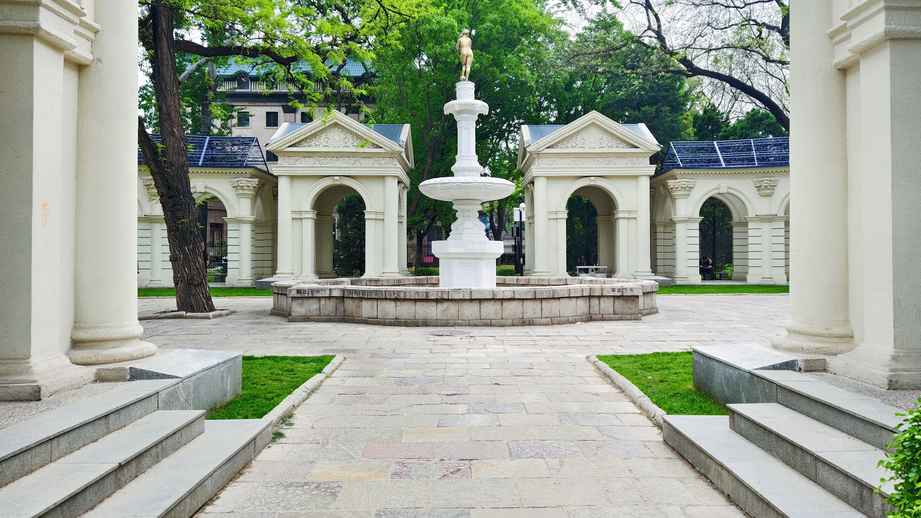 Rendinghu: A European-style garden in Beijing and filming location