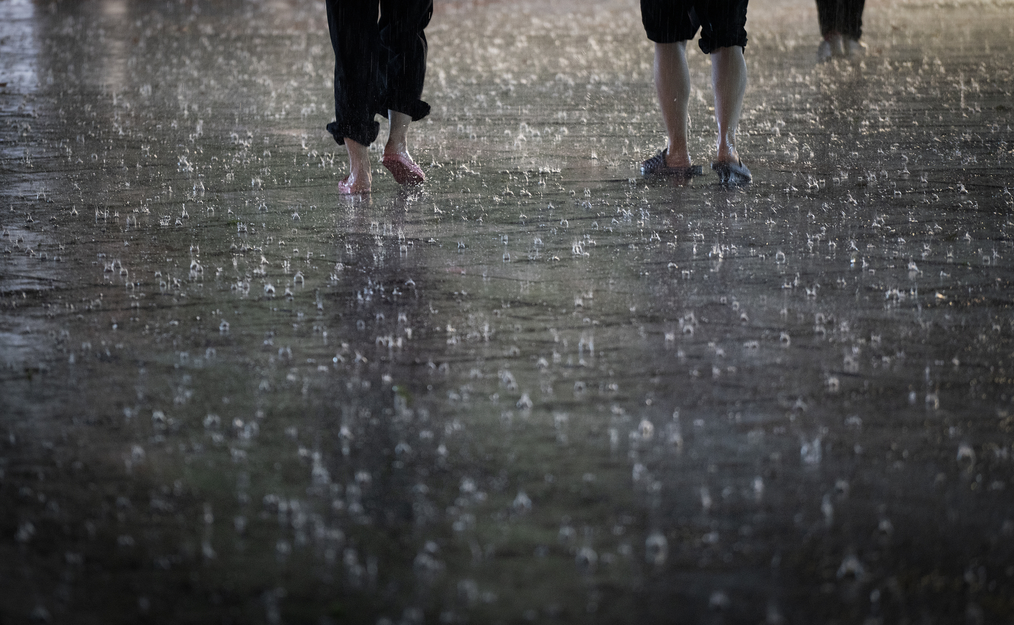 Heavy rainfall sweeps Chongqing Municipality, southwest China, April 19, 2026. /VCG