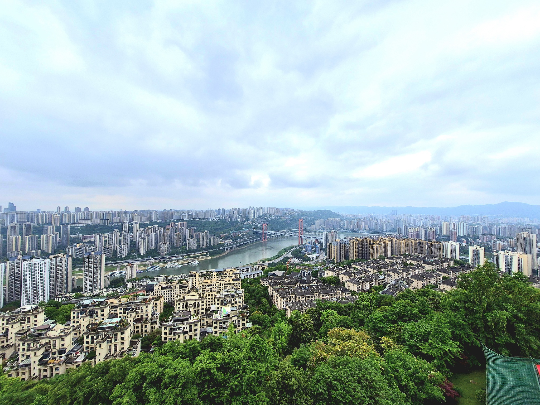 A view of rainy Chongqing Municipality, southwest China, April 21, 2026. /VCG