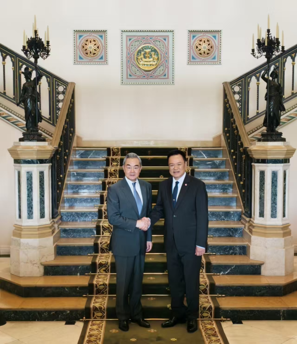 Wang Yi meets Thai Prime Minister Anutin Charnvirakul in Bangkok, Thailand, April 24, 2026. /Chinese Foreign Ministry