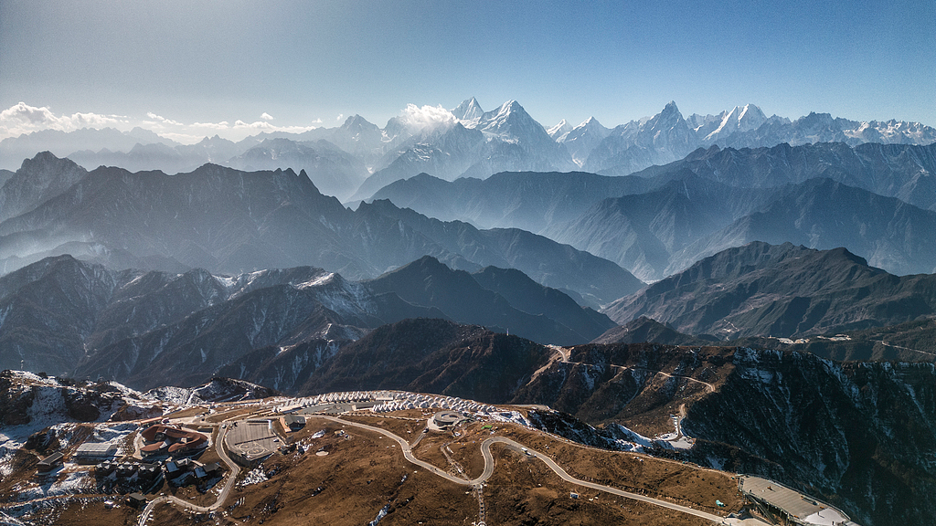 Live: Discover the stunning scenery of Niubeishan in China's Sichuan Province