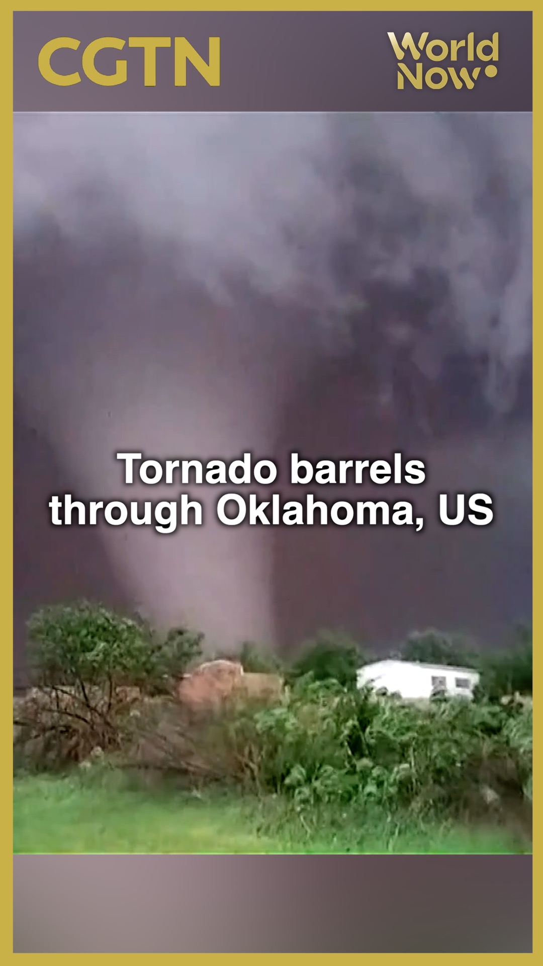Tornado barrels through Oklahoma, US