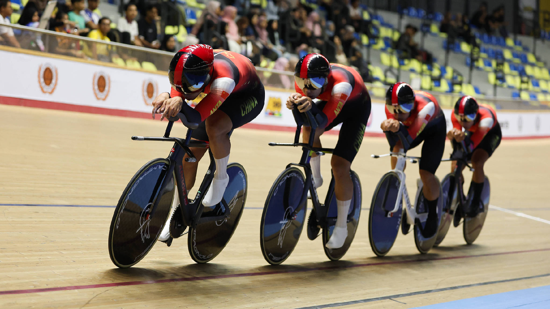Chinese riders win two golds on first day of Track Cycling World Cup