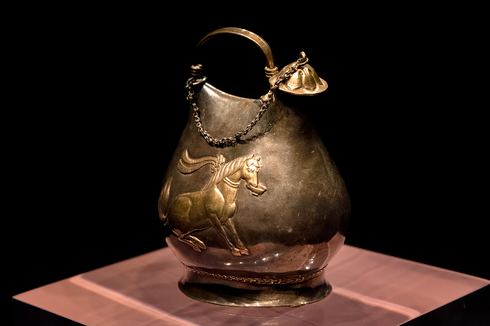 Dancing horses of the Tang Dynasty toast to art and exchange