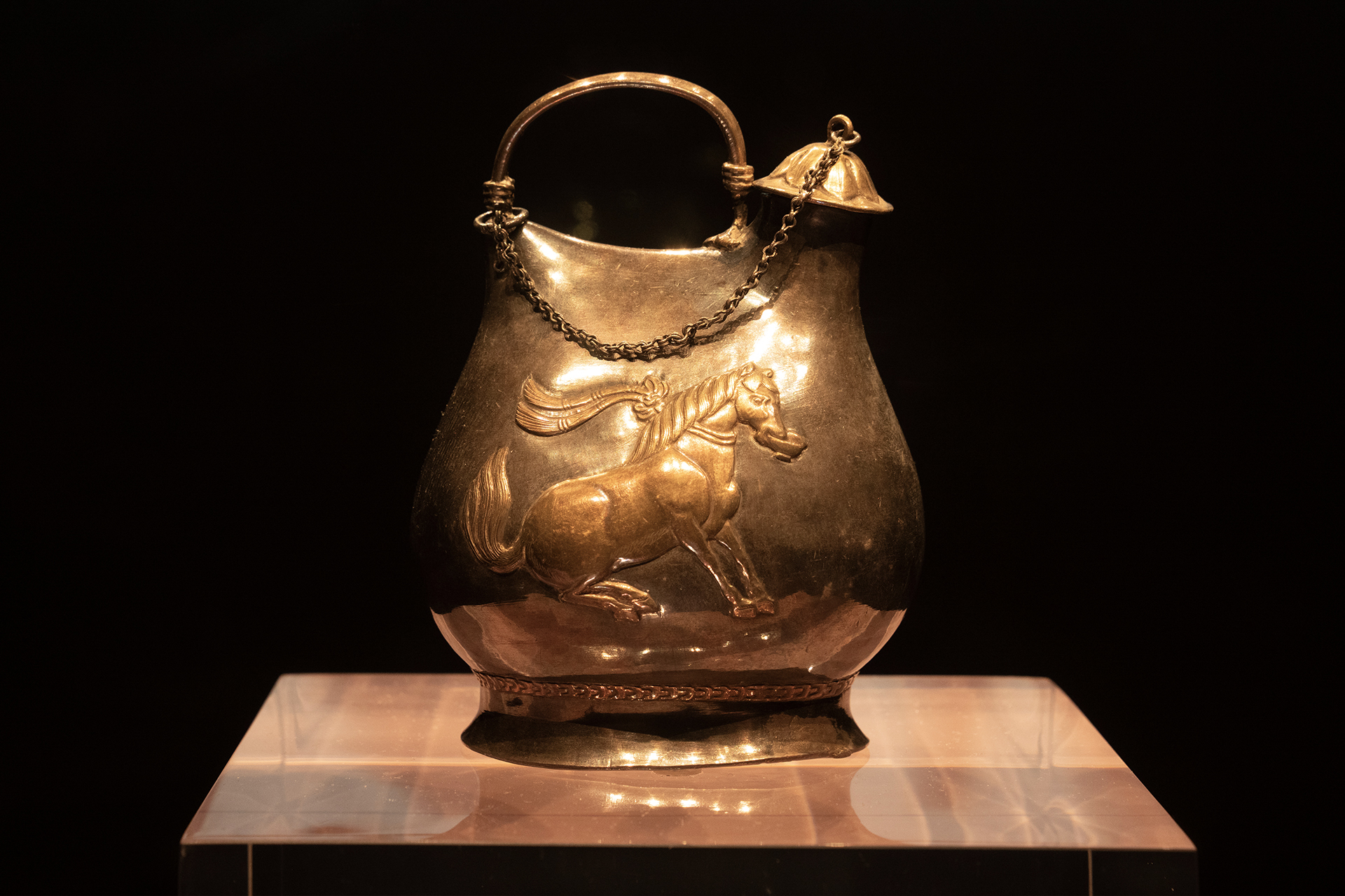 Dancing horses of the Tang Dynasty toast to art and exchange