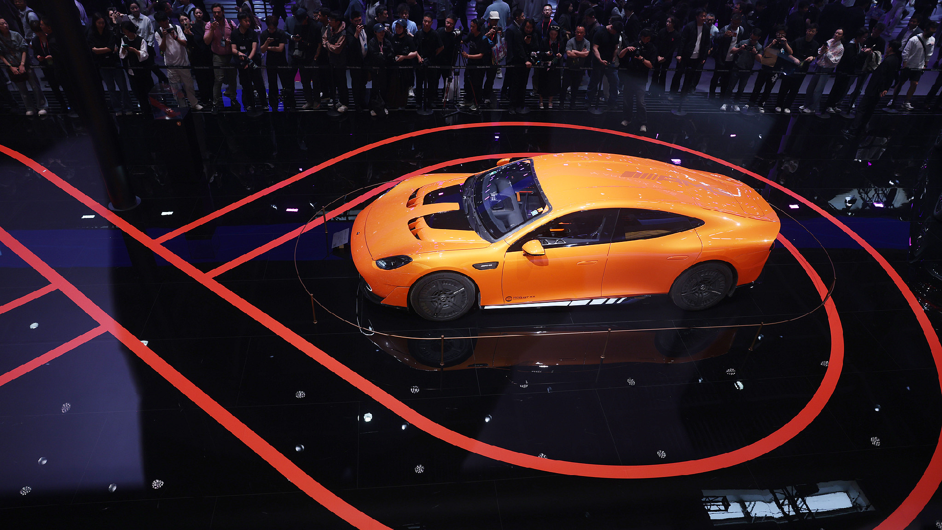 Foreign investment deepens while Chinese automakers go global