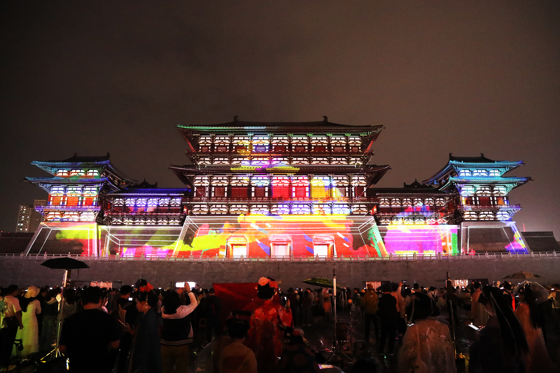 A view of the 3D projection show at Yingtianmen Gate in Luoyang, Henan Province. /CGTN