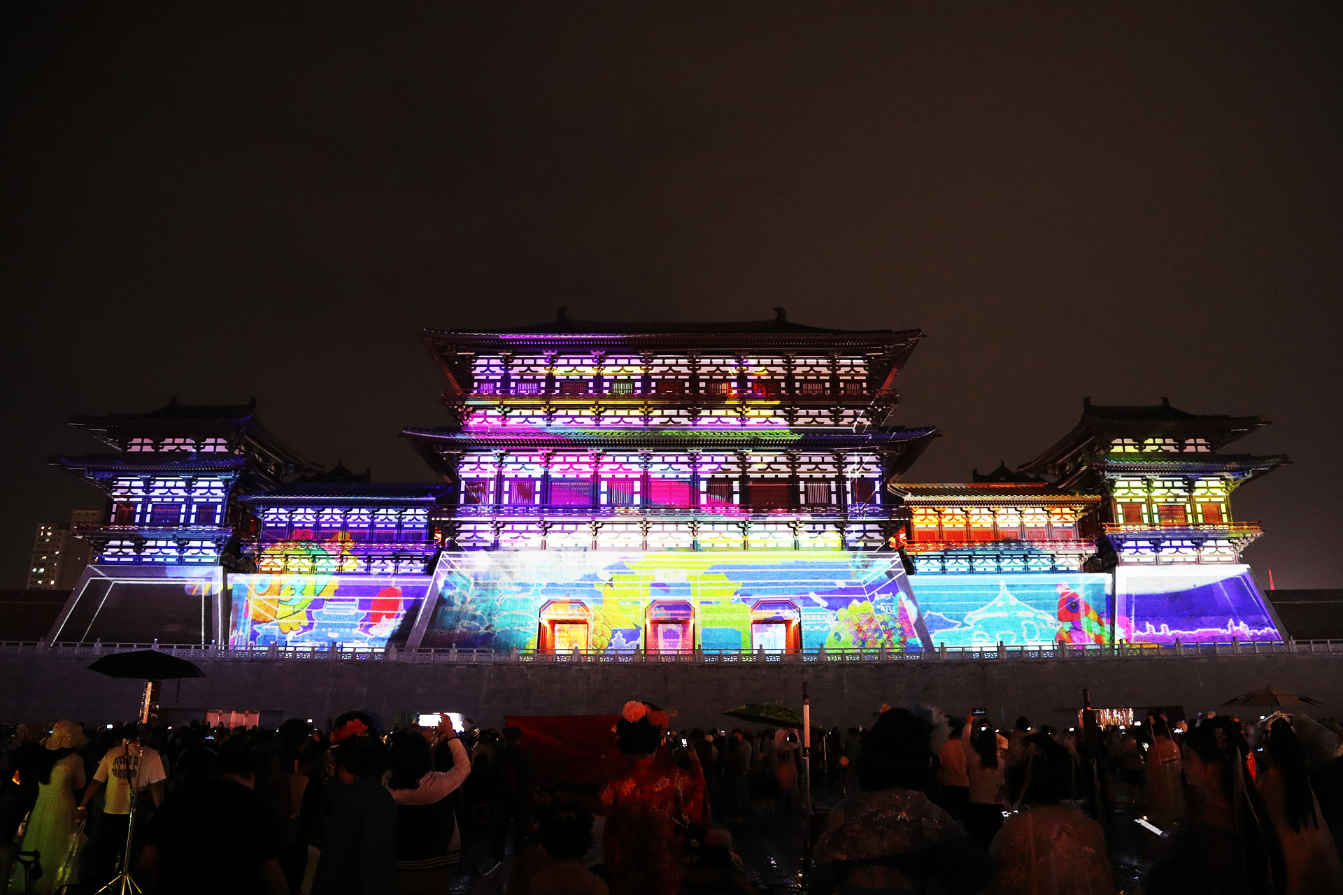 A view of the 3D projection show at Yingtianmen Gate in Luoyang, Henan Province. /CGTN
