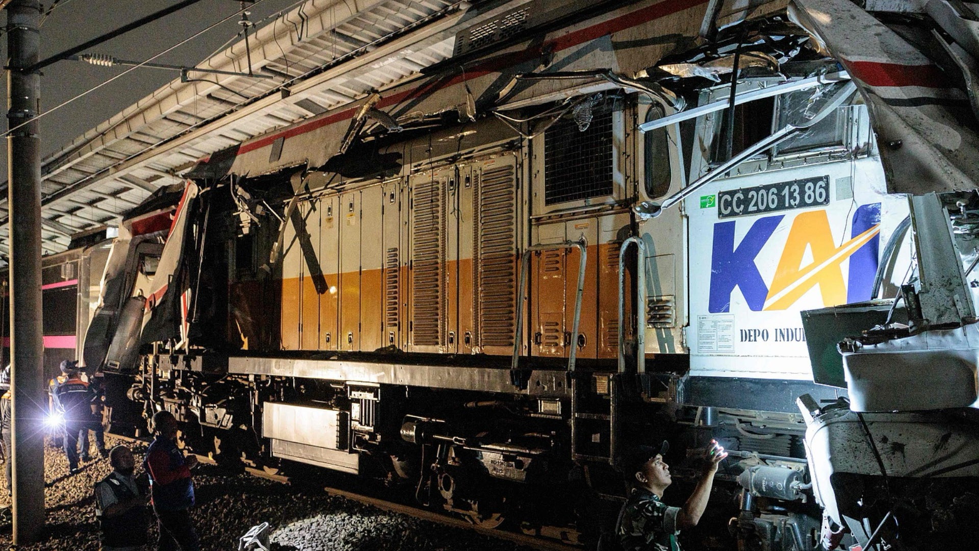 Indonesia train collision leaves 14 dead, 84 injured