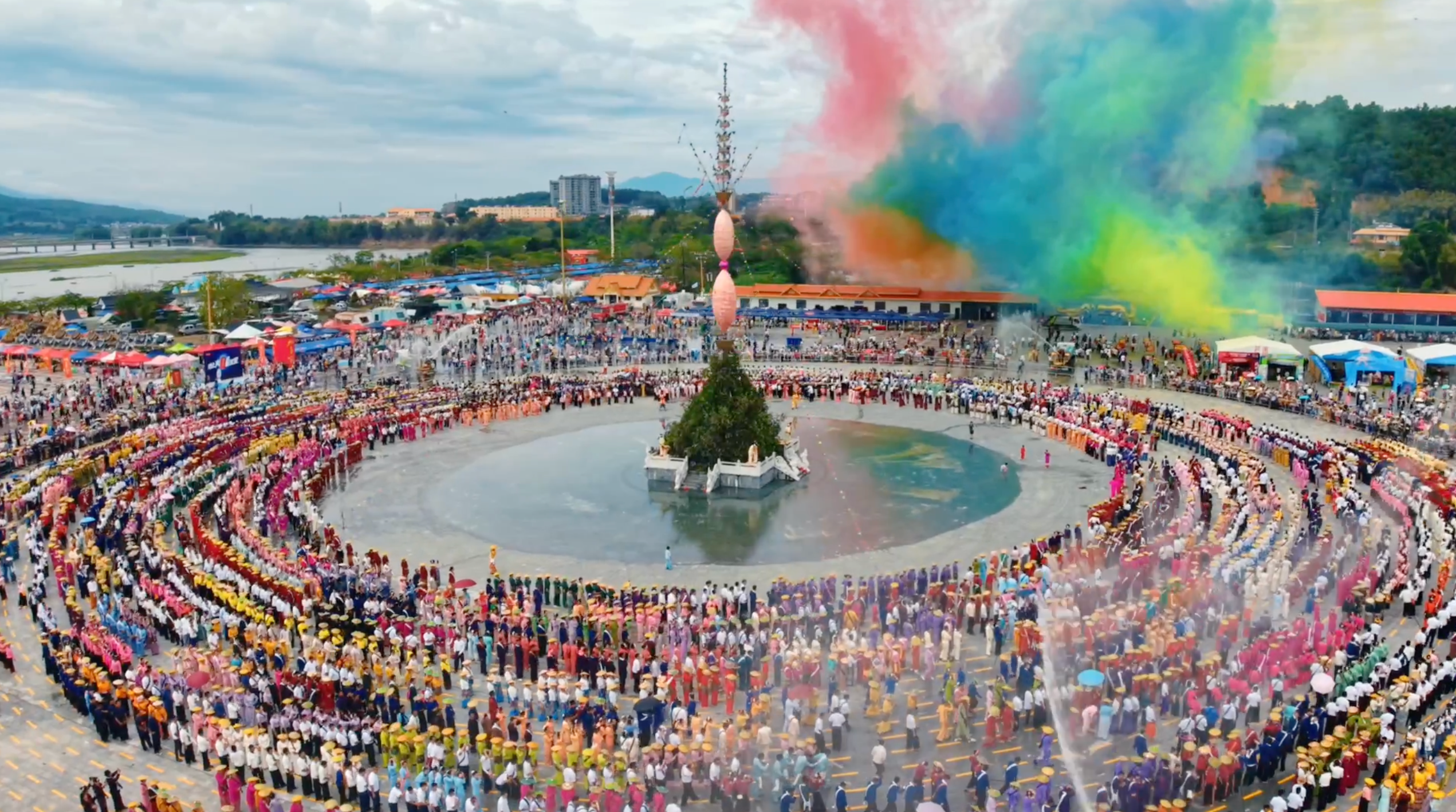 Scenes from China's Water-Splashing Festival in Yunnan