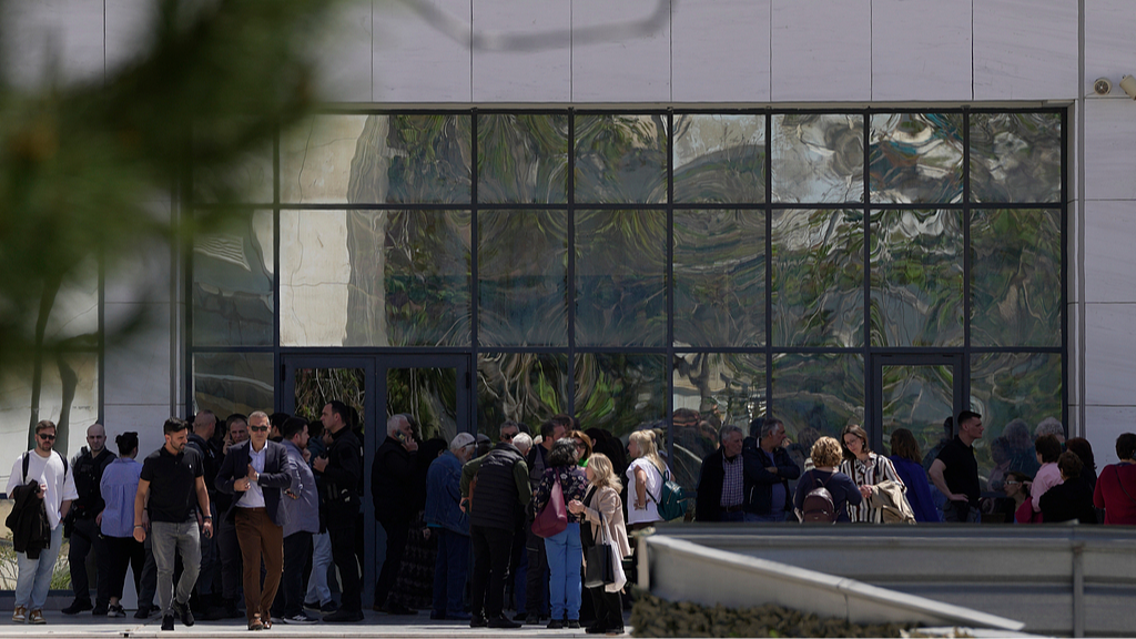 Five injured in shootings in Athens, suspect at large