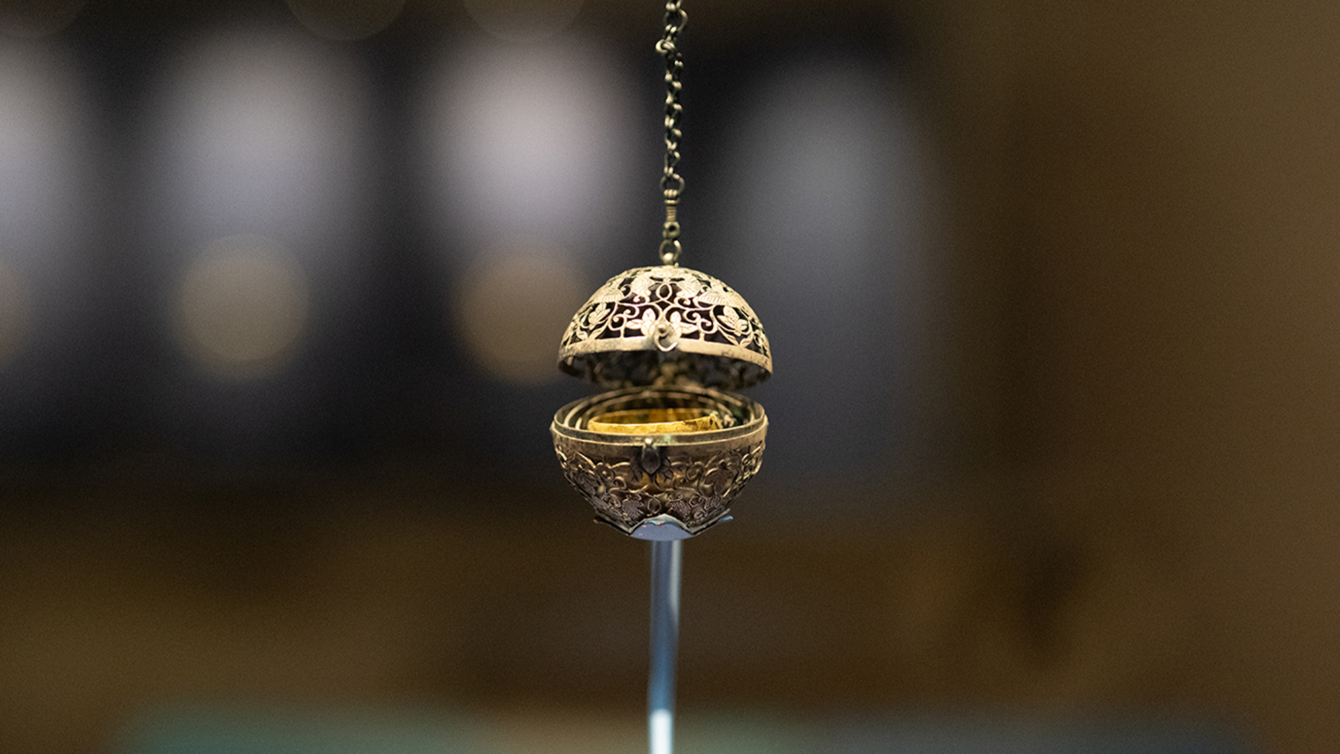 A silver universe: The steady flame of Tang