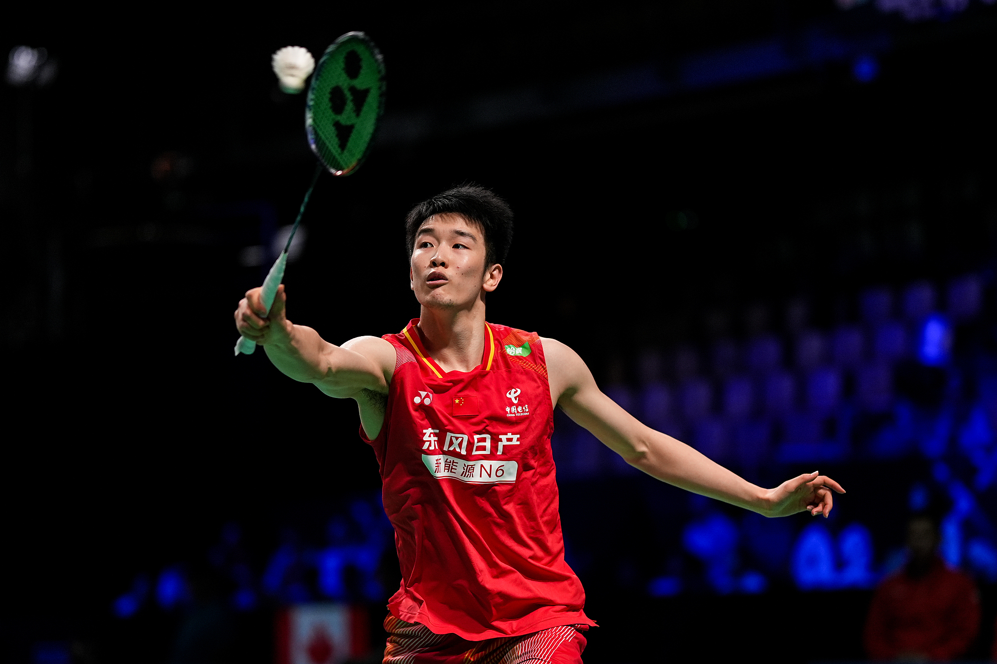 China's Li Shifeng hits a shot against India's Lakshya Sen in a men's singles match in Group A at the BWF Thomas Cup in Horsens, Denmark, April 29, 2026. /VCG