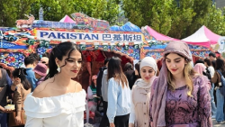 Cultures converge at Jiangsu University's international festival