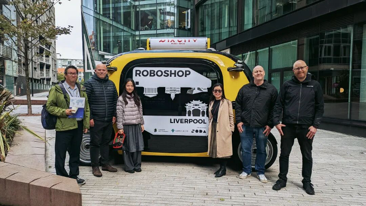 RoboBus on a UK street. /PIX Moving