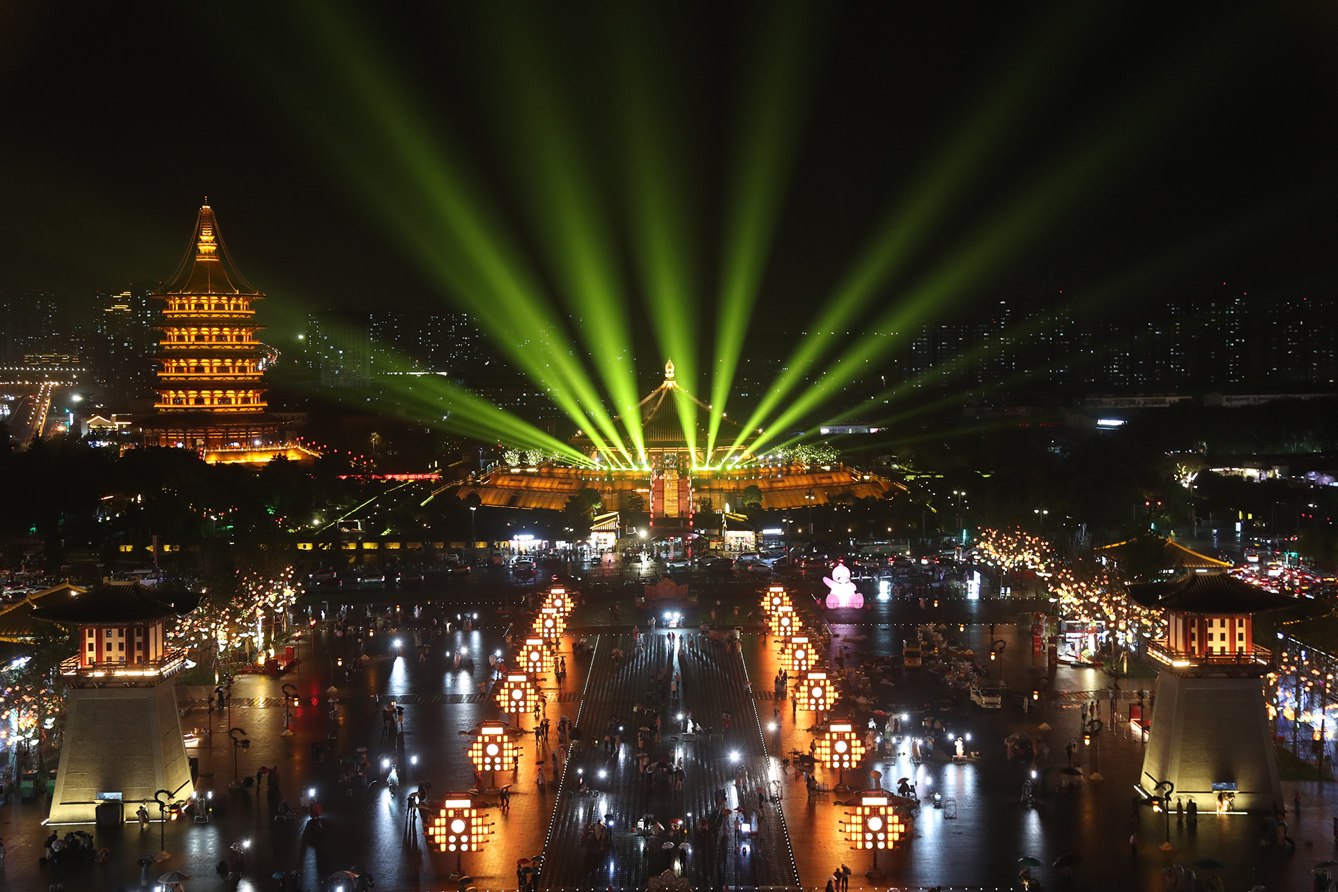 Mingtang and Tiantang in Luoyang, Henan Province are lit up at night. /CGTN