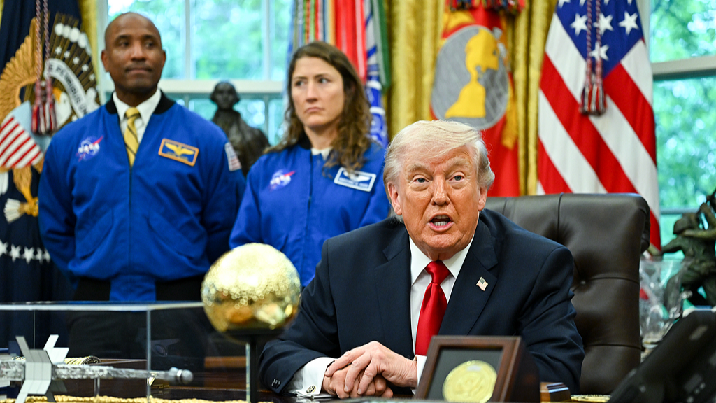 Artemis II astronauts meet with President Trump in the Oval Office of the White House in Washington DC on Wednesday, April 29, 2026. /VCG