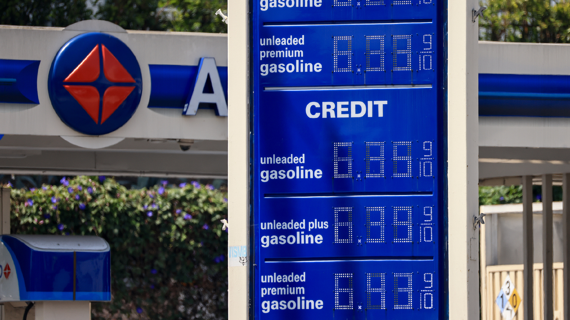 California gas prices top $6 as national average hits four-year high