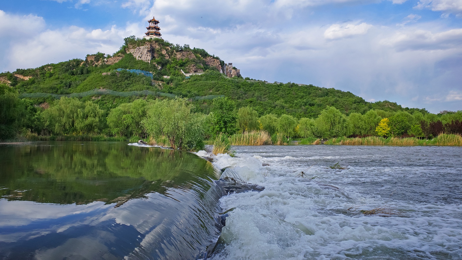 China's first 'happy rivers and lakes' national standard takes effect