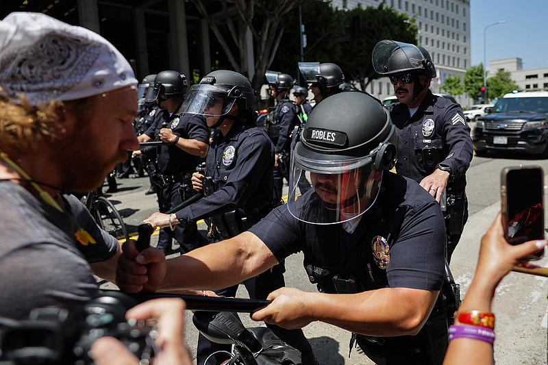 Activists clash with Los Angeles Police Department officers during a May Day rally near City Hall in downtown Los Angeles, California, US, May 1, 2026. /VCG