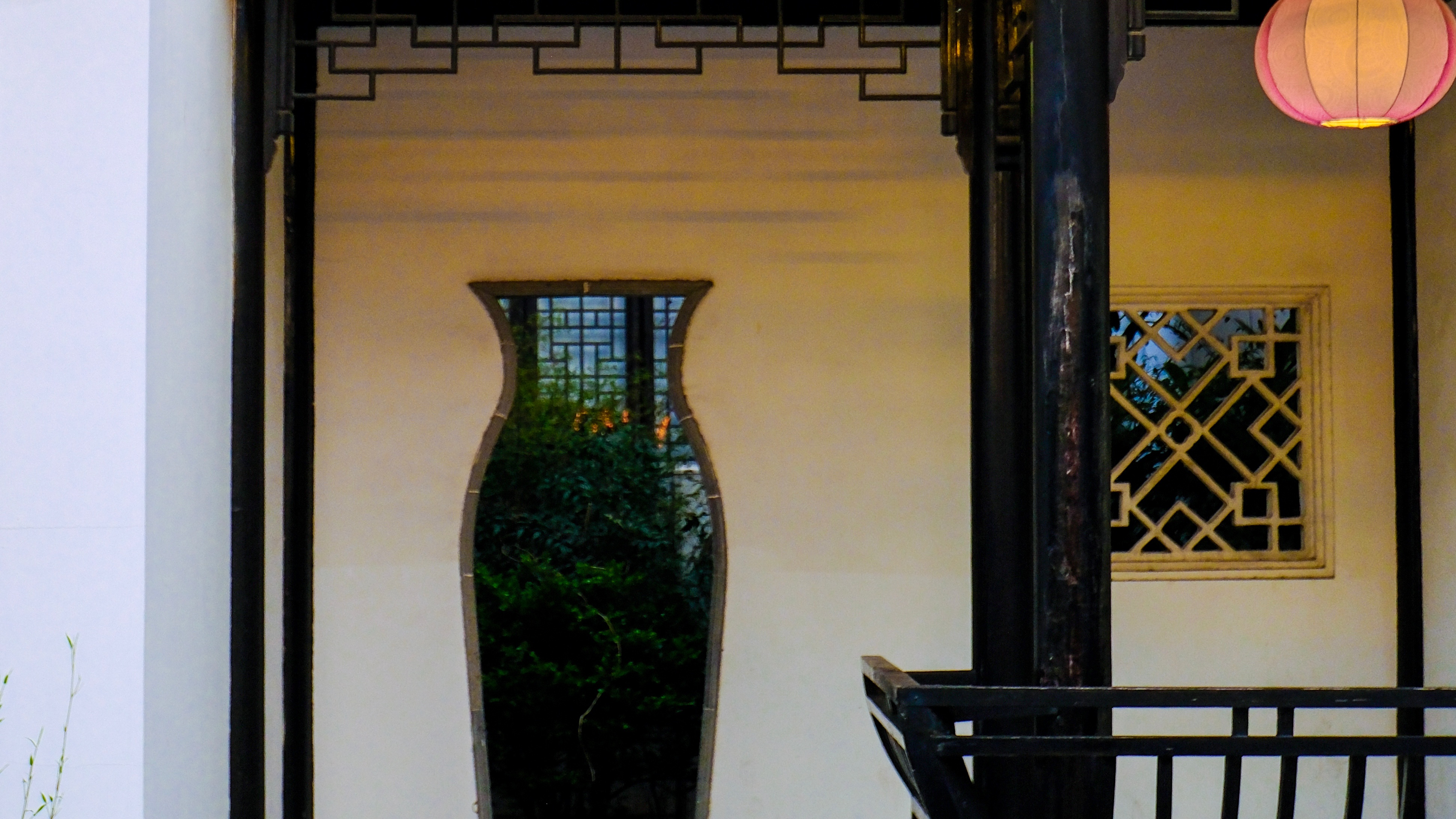 Suzhou after dusk: Where everyday life unfolds